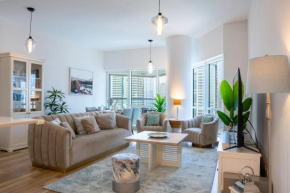Veluxa - Stylish 2 Bed with View